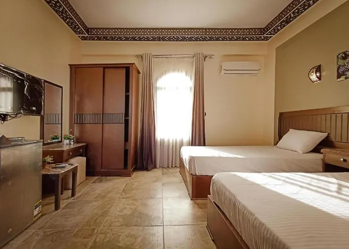 Konukevi Room In Condo - Dahab Motel, Triple Room With 3 Beds Walking Distance To The Beach Dahab