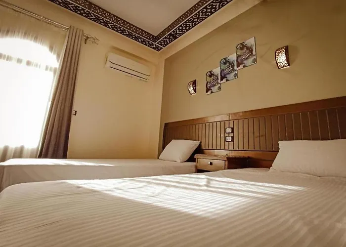 Konukevi Room In Condo - Dahab Motel, Triple Room With 3 Beds Walking Distance To The Beach