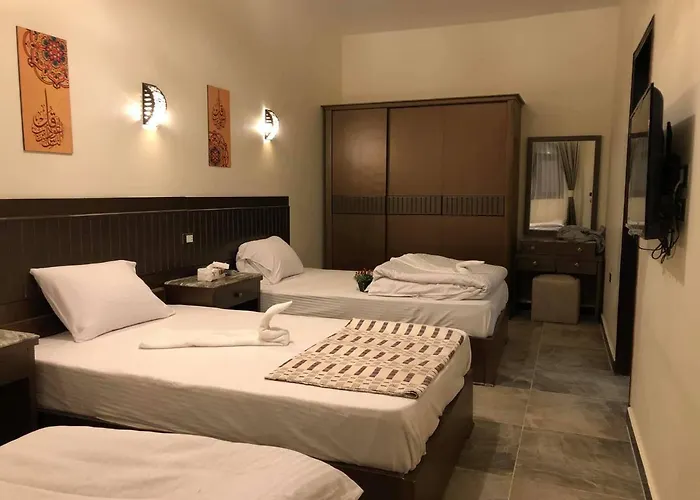 Konukevi Room In Condo - Dahab Motel, Triple Room With 3 Beds Walking Distance To The Beach