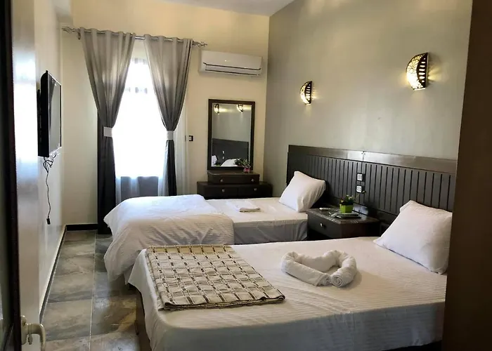Room In Condo - Dahab Motel, Triple Room With 3 Beds Walking Distance To The Beach Konukevi Dahab